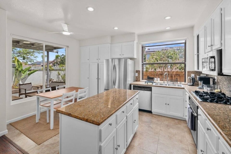 Full Kitchen