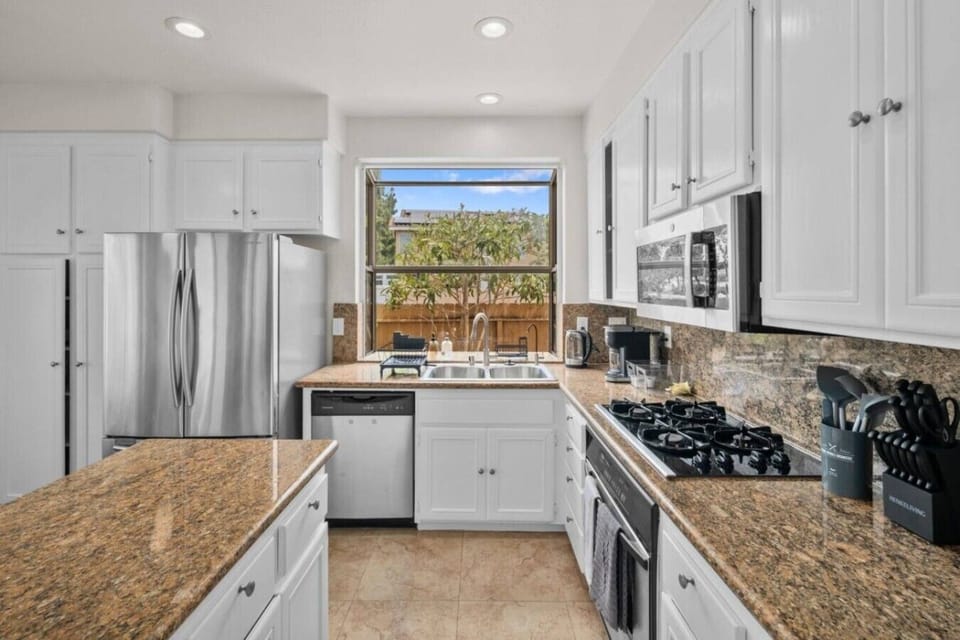 Full Kitchen