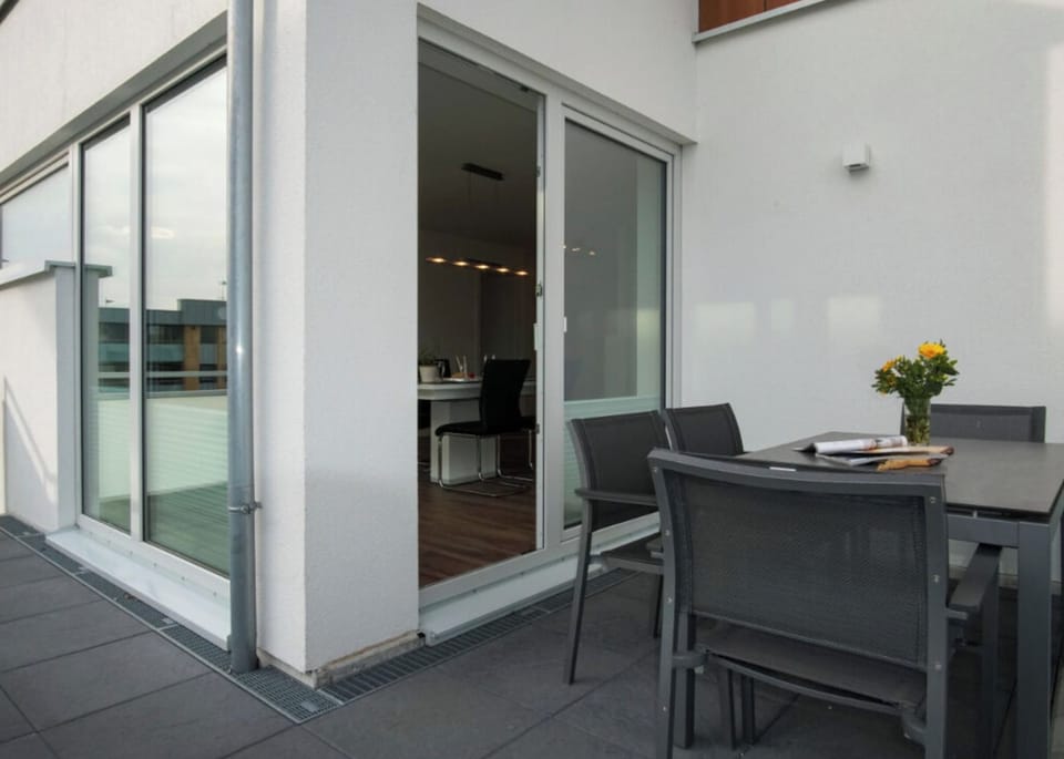 House | Outdoor dining