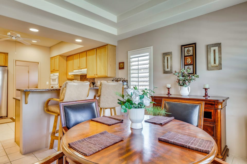 Kitchen & Dining Area