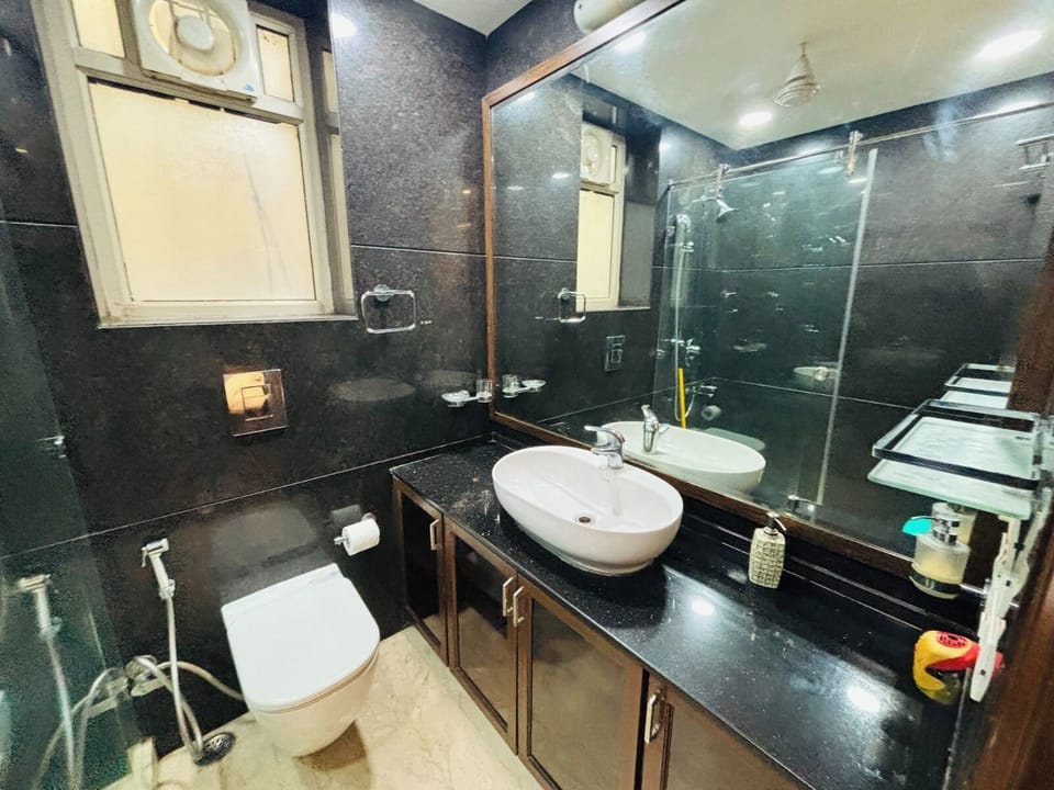 Fortune Home Service Apartment 3BHK M112 Apartment in New Delhi