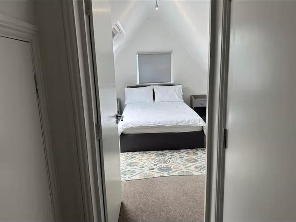 Two Bedroom Flat in Camden Apartment in London Borough of Camden