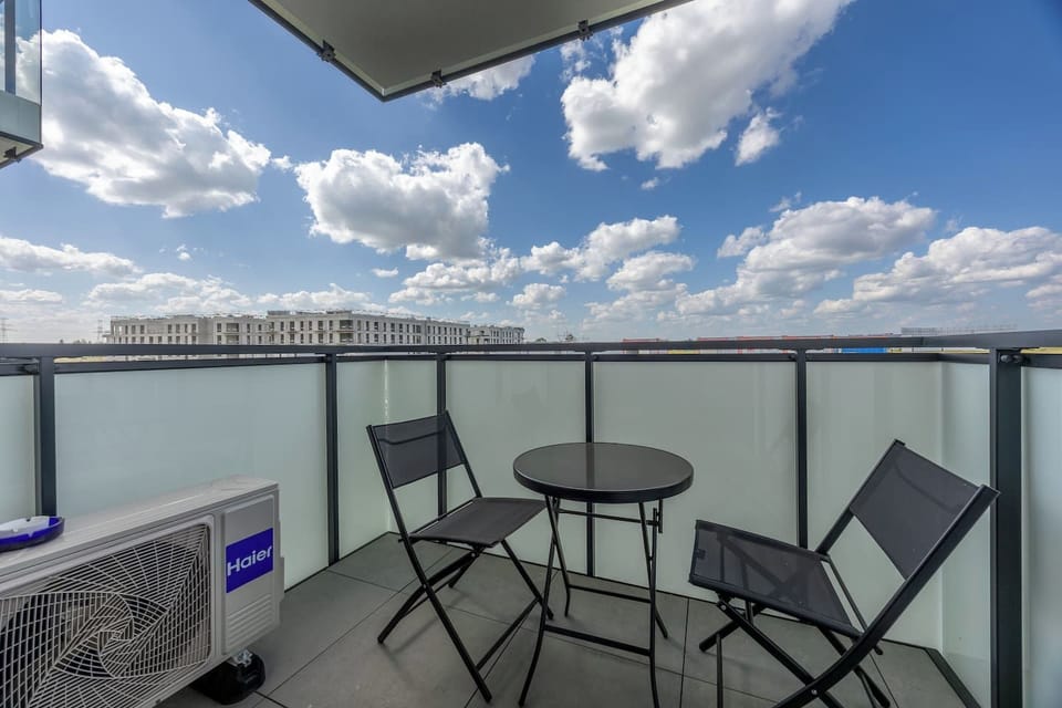 Bemowo/Chrzanów Warsaw Apartment | Private parking, A/C & balcony | Book now with Rentujemy