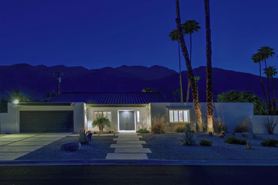 K0032 - 31 - NIGHT FRONT OF HOUSE.jpg