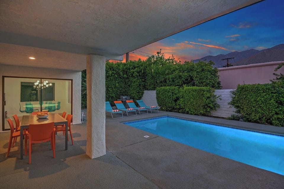 K0032 - 29 - SUNSET COVERED PATIO.jpg