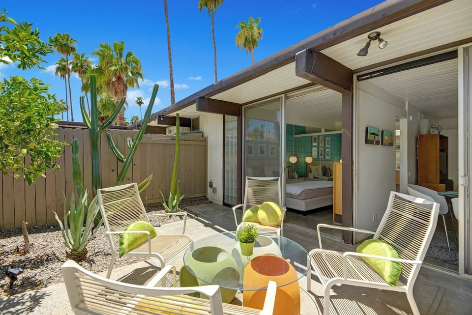 PATIO REVERSE