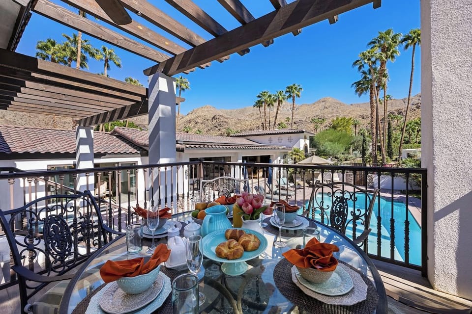 Casa Sueños - Balcony Outdoor Dining