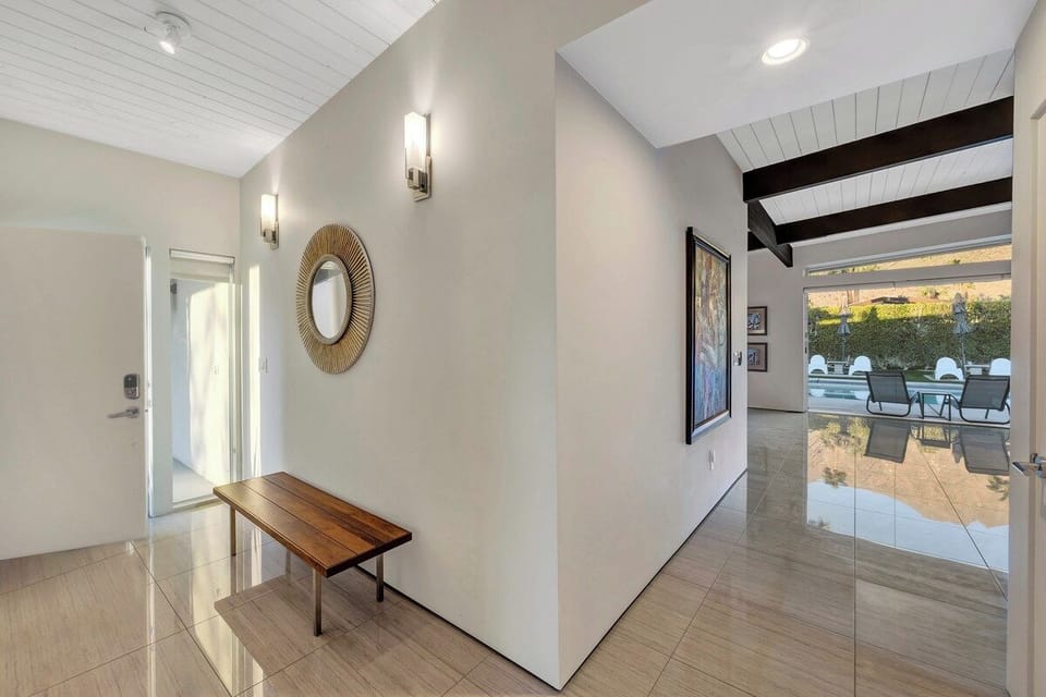 K0018 - Entrance Area