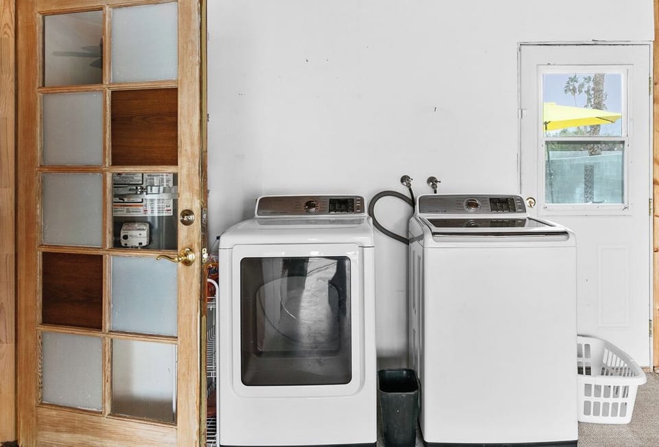 K0653 - Washer and Dryer Area