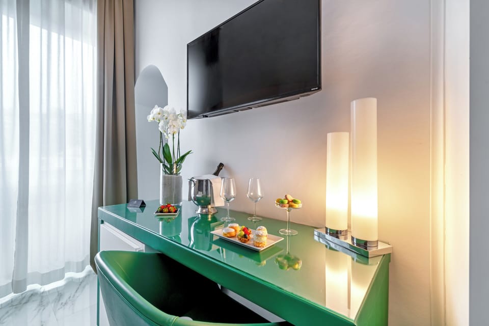 Classic Triple Room, City View | Premium bedding, pillowtop beds, minibar, in-room safe