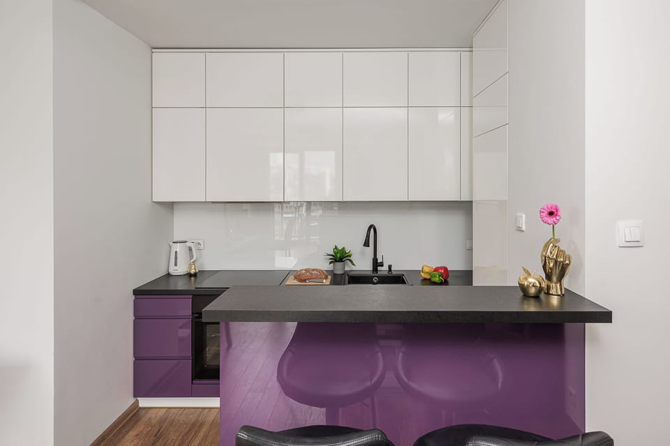 Luxury Apartment, 2 Bedrooms, Courtyard View | Private kitchen | Electric kettle, highchair, griddle, cleaning supplies