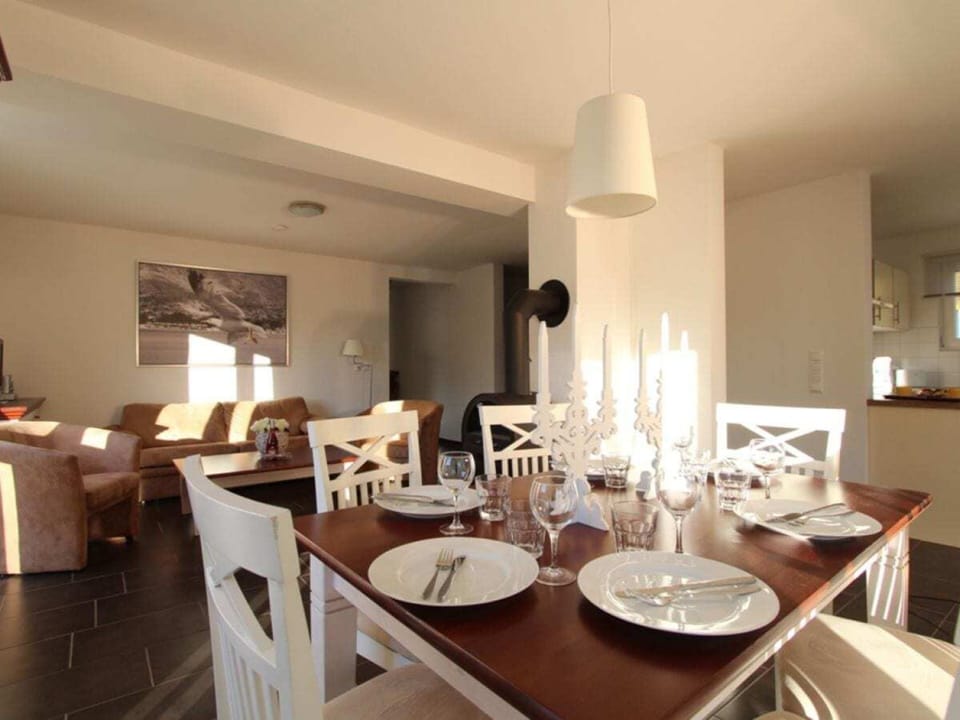 House | Dining