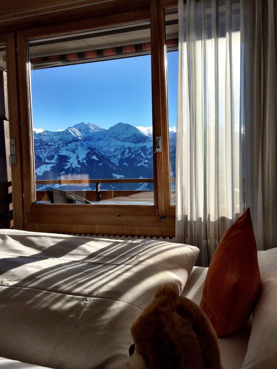 Deluxe Single Room, Balcony (Lake & Mountain View) | Hypo-allergenic bedding, in-room safe, individually decorated