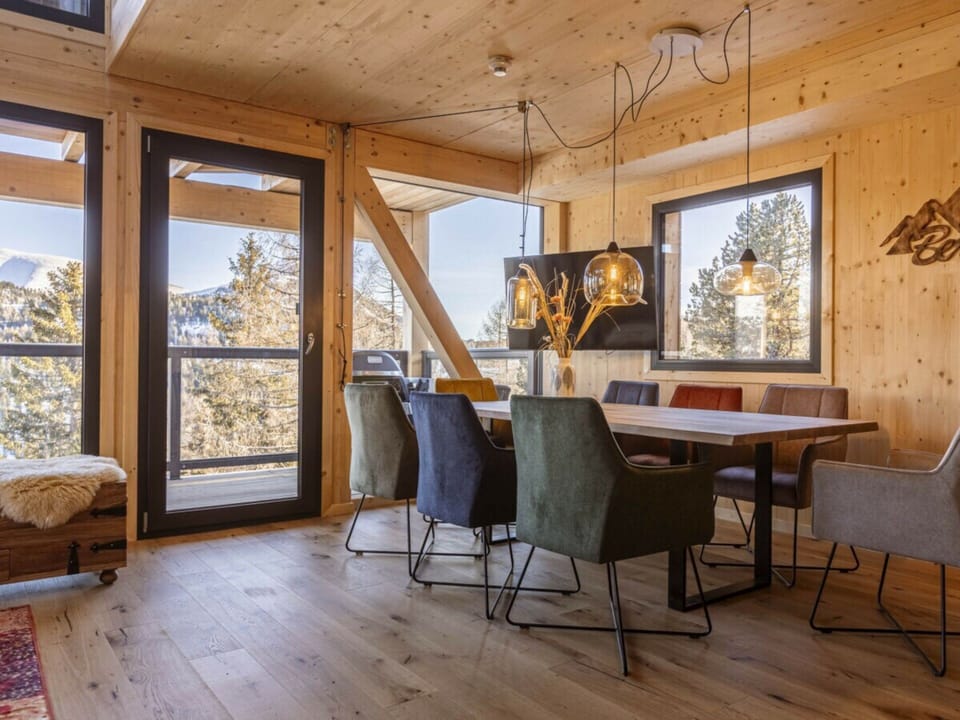 Chalet | Dining
