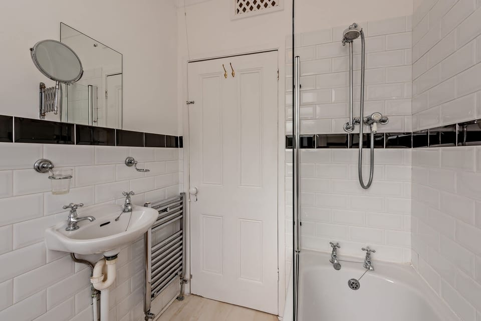 House on the Hill, Hastings - Host & Stay
