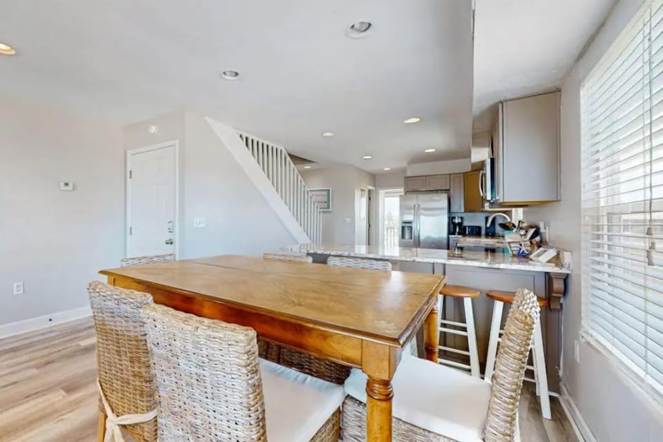 House, Multiple Beds (The Breeze) | Private kitchen | Toaster, cookware/dishes/utensils
