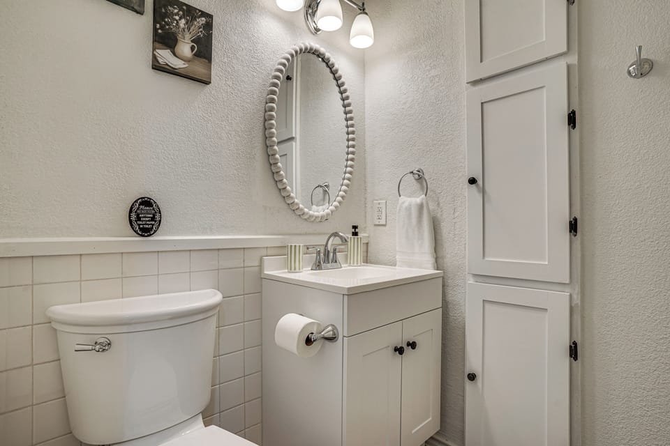 Full Bathroom