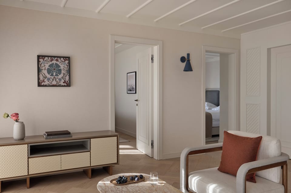 Superior Suite | Living area | LED TV