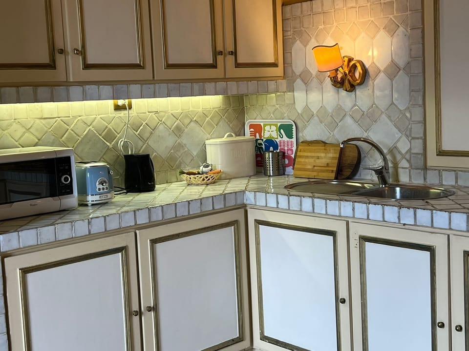 Family Apartment, Balcony, City View | Private kitchen
