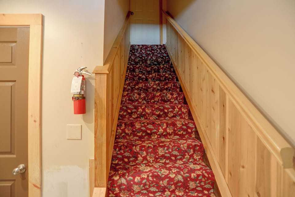 House (5 Bedrooms) | Interior