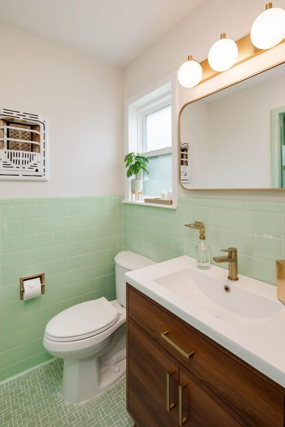 Ensuite Master Bathroom with shower