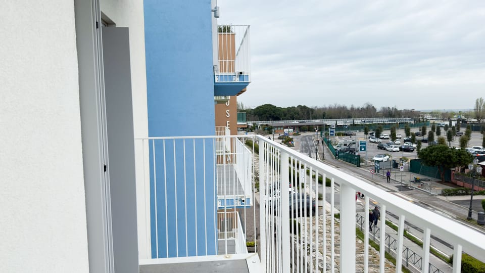 Apartment (2 Bedrooms) | Balcony