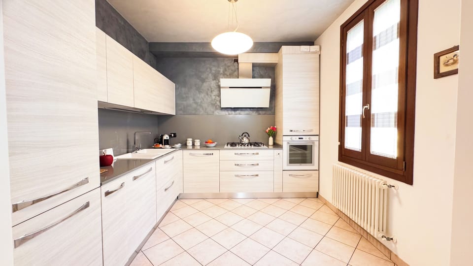 Apartment (2 Bedrooms) | Private kitchen | Espresso maker, microwave, oven, stovetop