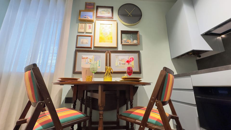 Apartment (2 Bedrooms) | Living area | TV