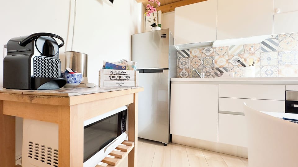 Apartment (2 Bedrooms) | Private kitchenette | Espresso maker, oven, highchair