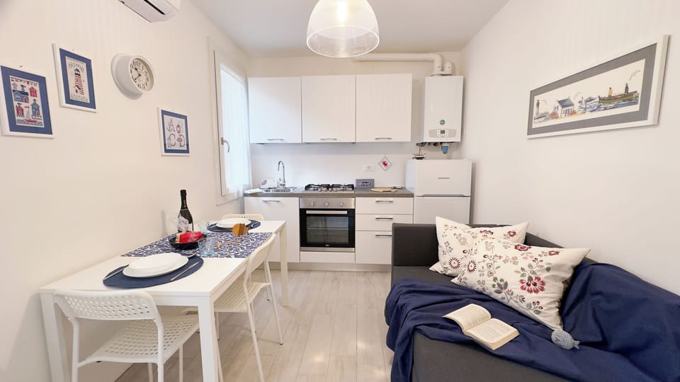 Apartment (1 Bedroom) | Living area