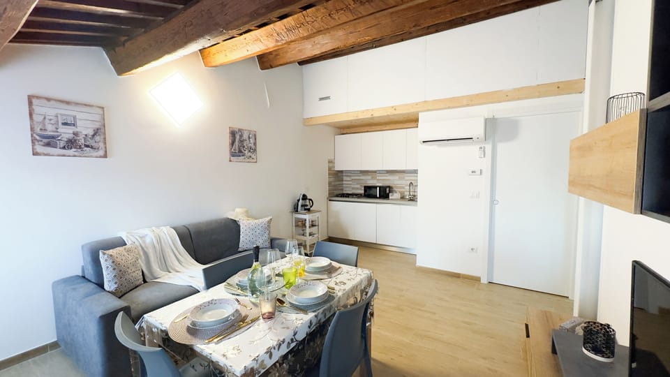 Apartment (1 Bedroom) | Living area | TV