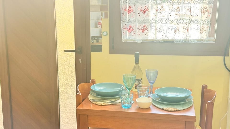 Apartment (1 Bedroom) | Living area | TV