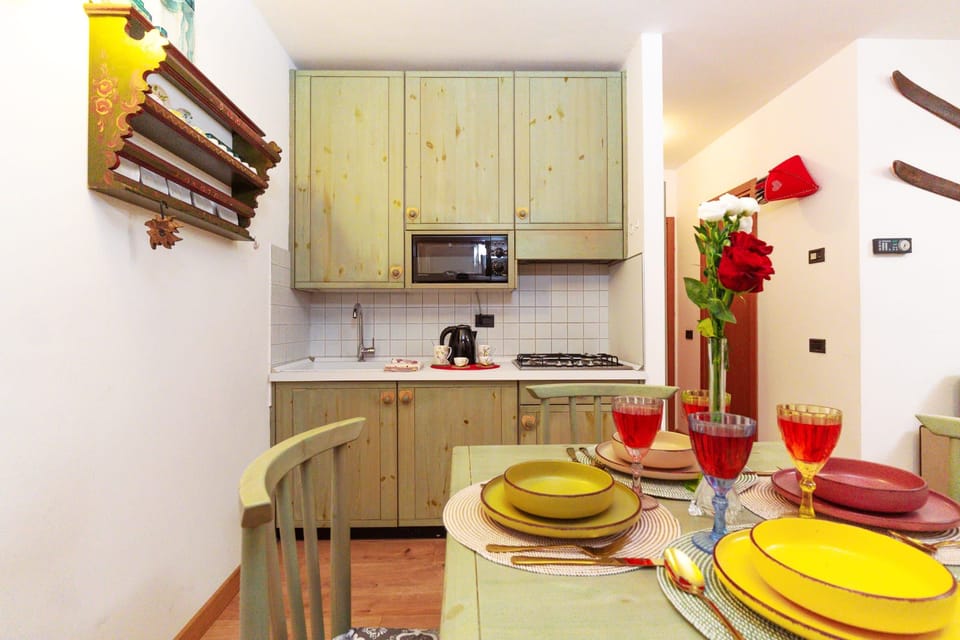 Apartment (1 Bedroom) | Private kitchen | Espresso maker, microwave, dishwasher, electric kettle