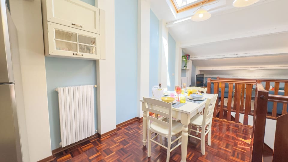 Apartment (2 Bedrooms) | Living area | TV