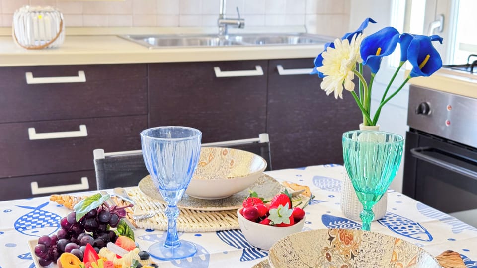 Studio (0 Bedroom) | Private kitchen | Espresso maker, oven, stovetop, electric kettle