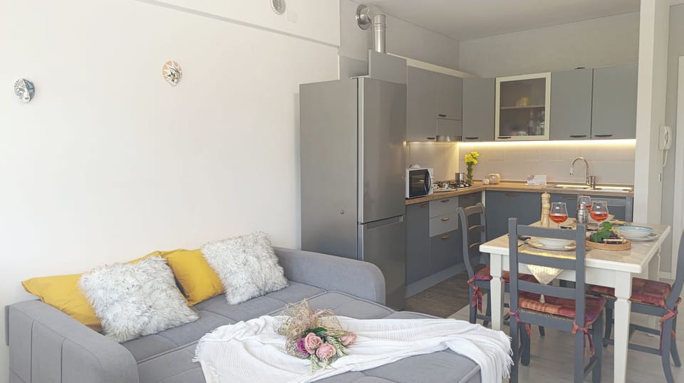 Apartment (1 Bedroom) | Private kitchen | Espresso maker, microwave, stovetop, dishwasher