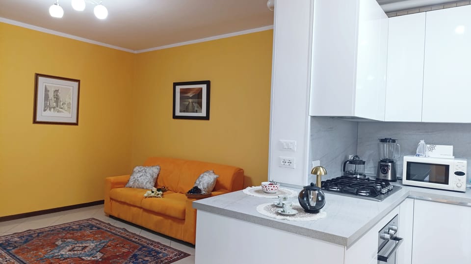 Apartment (2 Bedrooms) | Private kitchen | Microwave, oven, stovetop, dishwasher