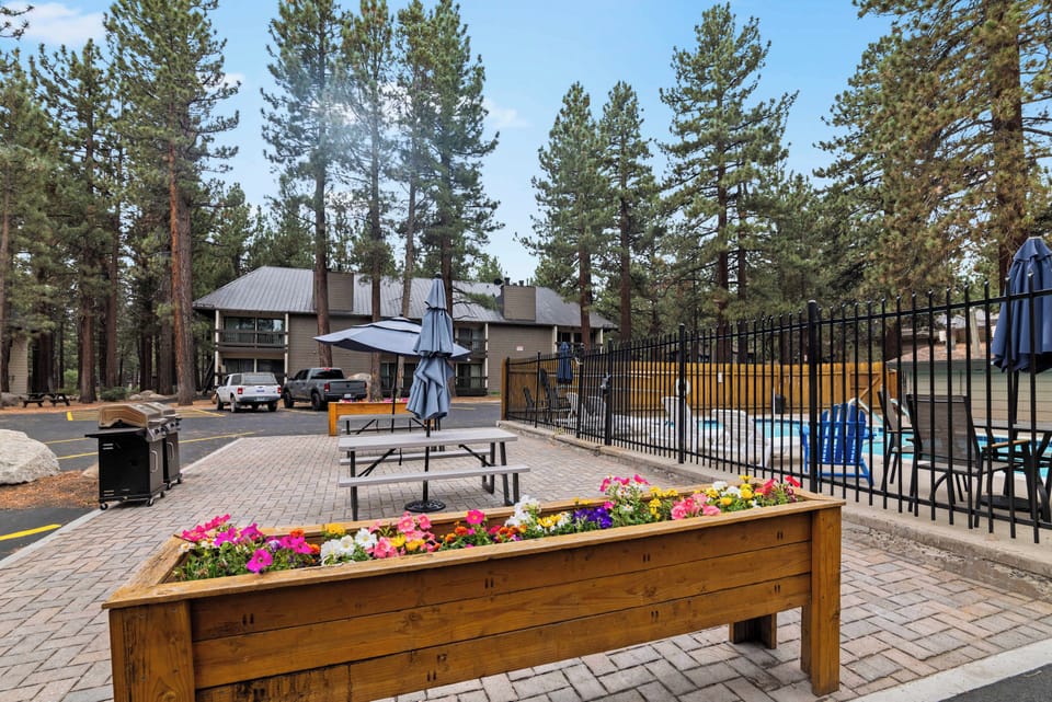 Mountain Shadows Community hot tub