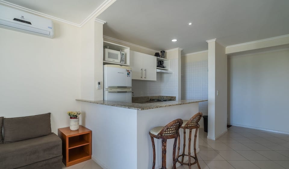 Apt. w/ BBQ in Beachfront Condo Pom0113 Apartment in Florianopolis