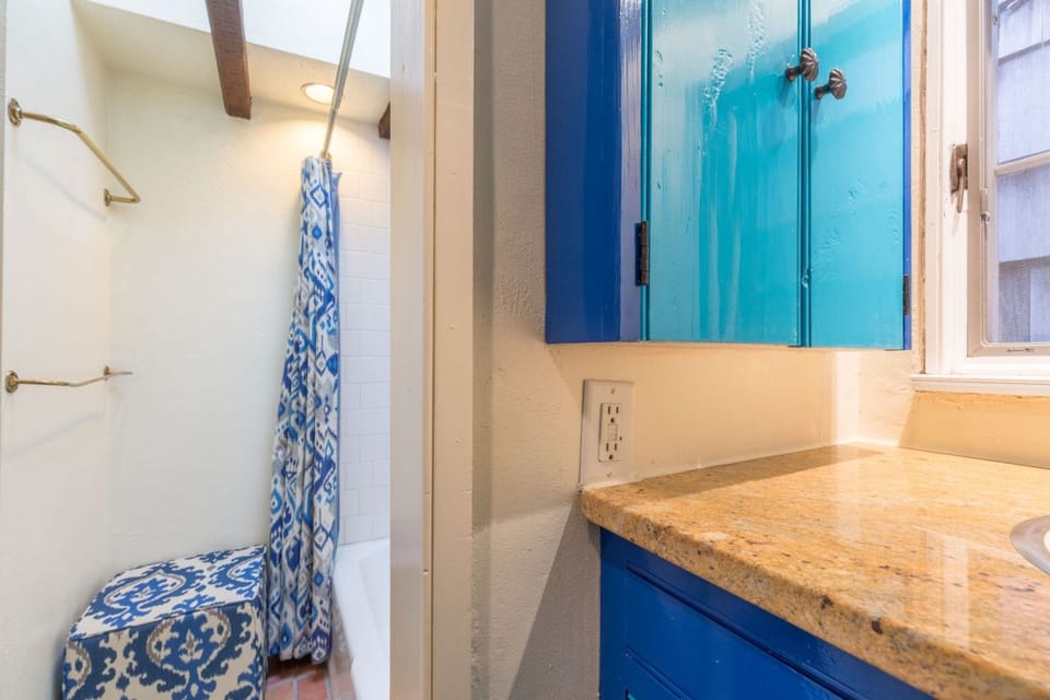 Full bath with tub - splish splash with the kids cleaning the sand from a day at the beach!