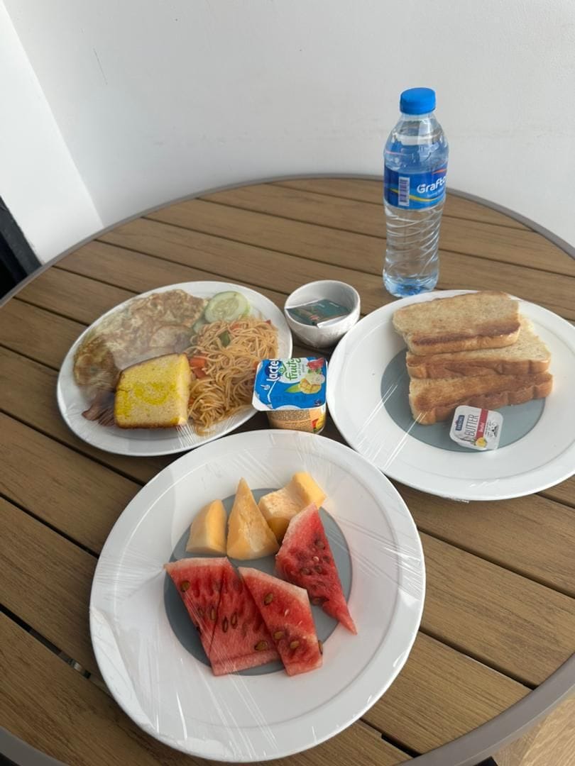 Free daily English breakfast