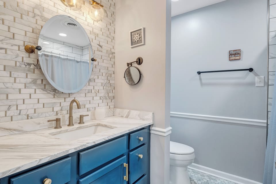 Full Bathroom | Main Level