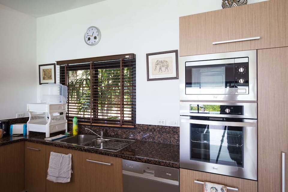 Panoramic Villa, 4 Bedrooms, Sea View | Private kitchen | Full-size fridge, microwave, oven, stovetop