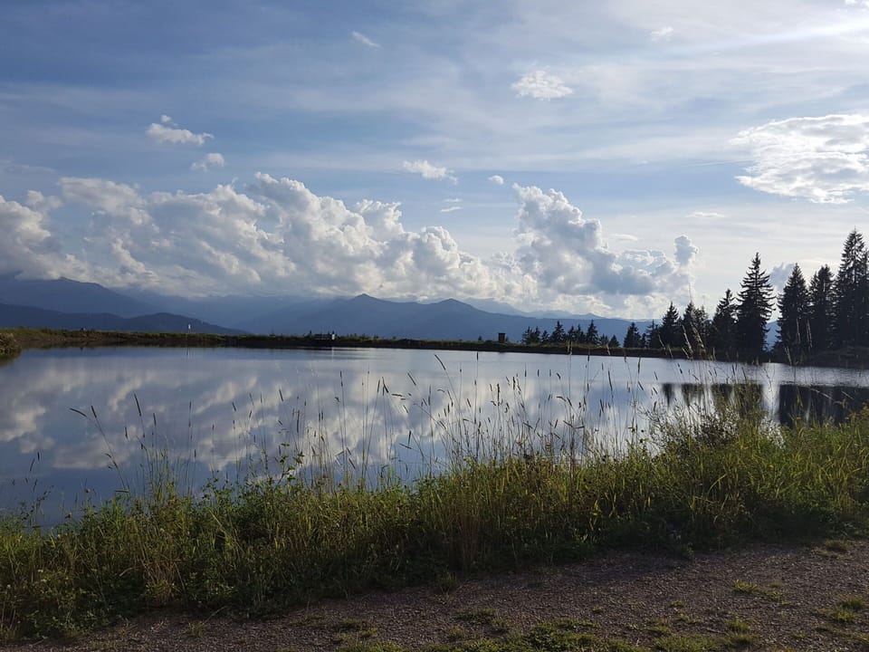 Sky, Blue, Water, Cloud, Water Resources, Body Of Water, Nature, Natural Environment, Green, Natural Landscape