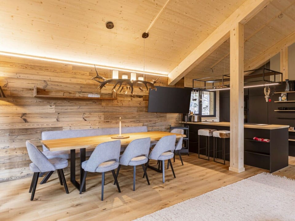 Chalet | Dining