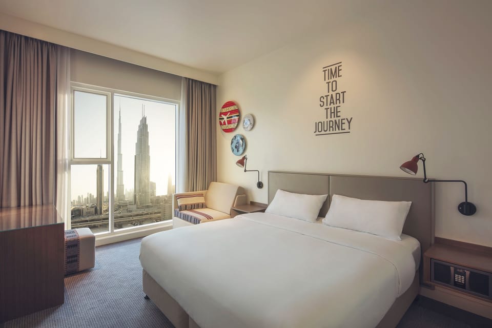 Rover Room Burj View | In-room safe, desk, soundproofing, free cribs/infant beds