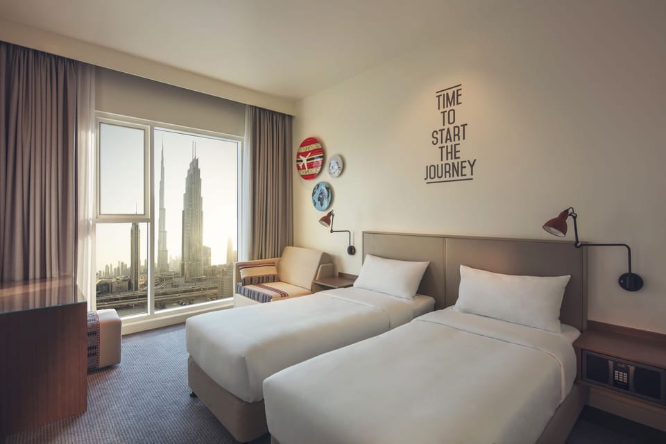 Rover Room Burj View | In-room safe, desk, soundproofing, free cribs/infant beds