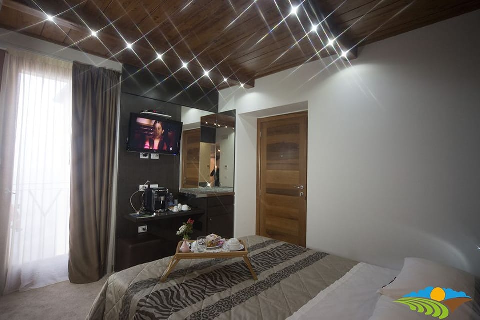 Single Room | Premium bedding, free minibar items, in-room safe, desk