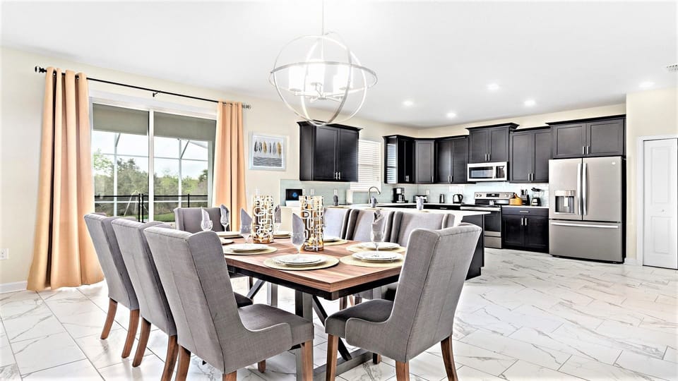 House (6 Bedrooms) | Interior