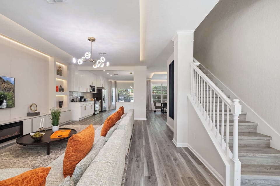 House (6 Bedrooms) | Interior